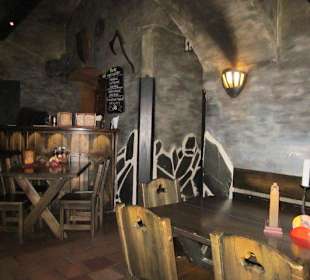 Verrauchtes Kellerlokal