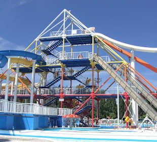 Diverse Rutschen im Gardaland