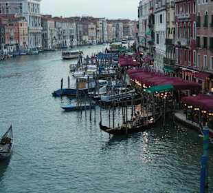 Abends von der Rialtobrücke