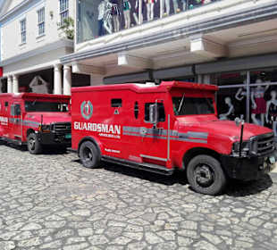 Geldtransporter in Downtown