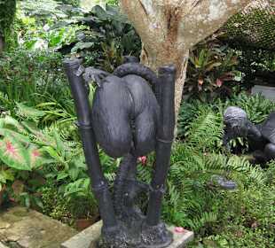 Mahé, Tom Bowers Sculpture Studio