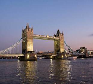 Widok na Tower Bridge