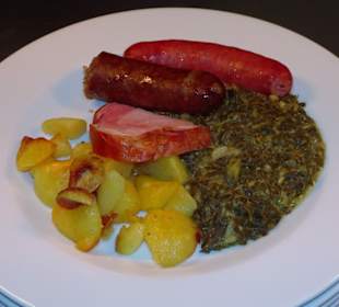 Ein typischer Kohlteller bei "Hallo Grünkohl"