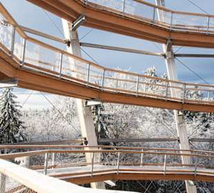Turm mit Puderschicht