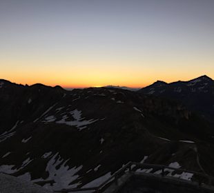 Sonnenaufgang auf der Edelweissspitze