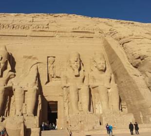 Abu Simbel mit Felsentempel von Ramses II