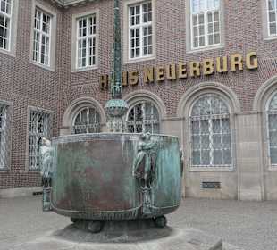 Beim Fastnachtsbrunnen am Gülichplatz