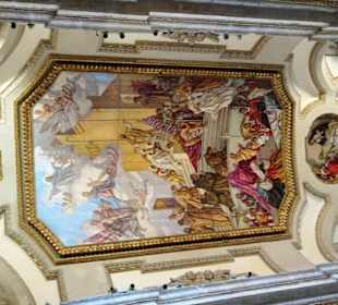 Deckenfresko im Seitenschiff der Kathedrale
