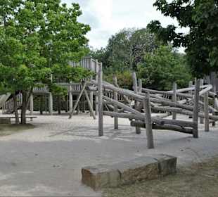 Kletterspielplatz im Park der Gärten