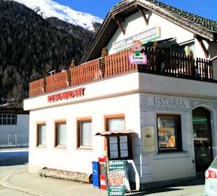 Restaurant à La Staziun - “Bahnhöfli”