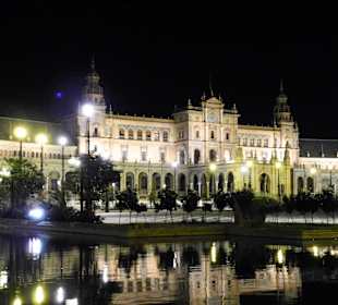 Hauptgebäude Plaza Espana