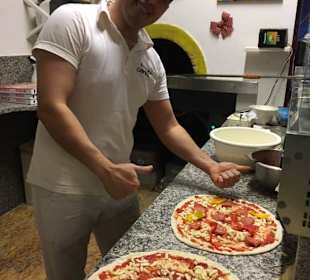 Amen backt die besten Pizzen  der Stadt