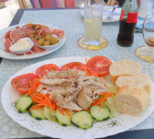 Salat mit Putenbrust. Sehr zu empfehlen!!