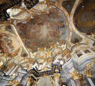 Deckengewölbe mit Fürstenloge