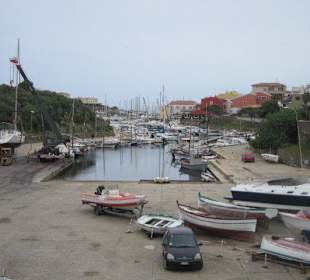 1 der Häfen von Stintino