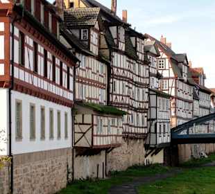 Häuserzeile der Altstadt am Fulda-Ufer