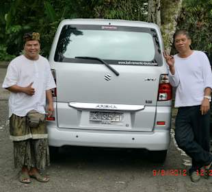 Hans, sein Fahrer und das Auto 