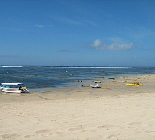 Geger Beach bei Ebbe