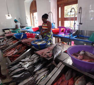 Teilansicht des angeschlossenen Fischmarkts