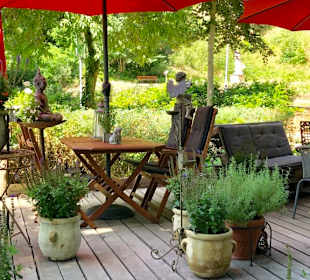 Auf der Terasse der Blauen Zwiebel