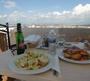 Mittagessen auf der Fischerbastei