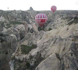 Fahrt durch die Tuffsteinlanschaft