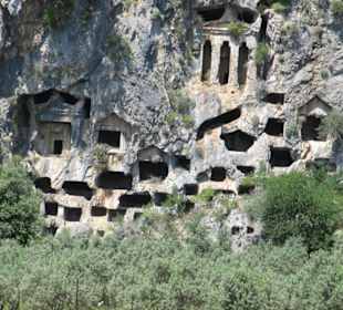 Felsengräber in Kaunos