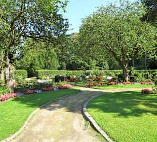 Rundgang über den Friedhof Friedenshügel