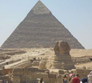 Die Sphinx und die mittlere Pyramide