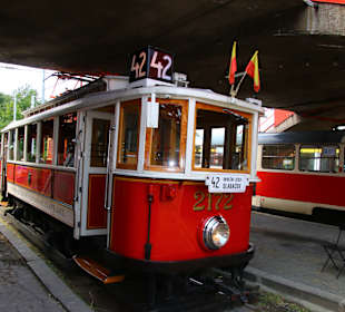 Eine der beiden Bahnen der historische Straßenbahn