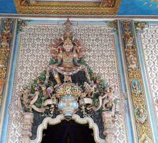 Eingang zum Viharn