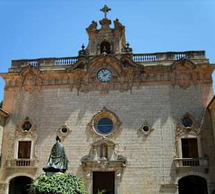 Fassade der Klosterkirche