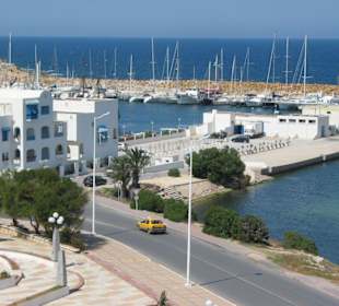 Blick von der Ribat zum Hafen