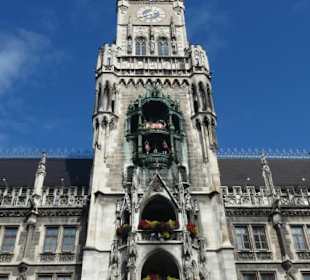 Blick zum Neuen Rathaus mit Rathausturm