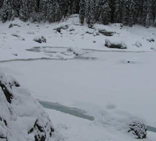 Der zugefrorene Karersee