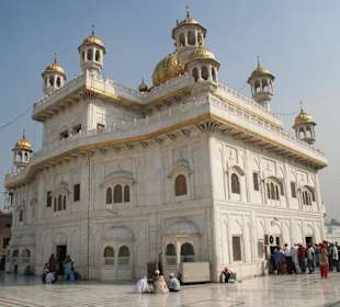 Akal Takht mit Eingang