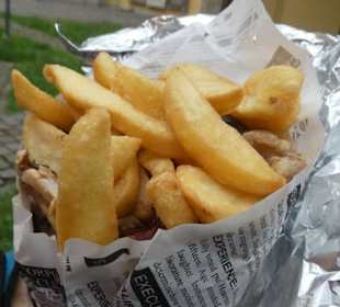 Gyros aus dem Straßenverkauf vom Rest. Sparta