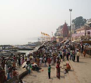 Markthandel am Ghat