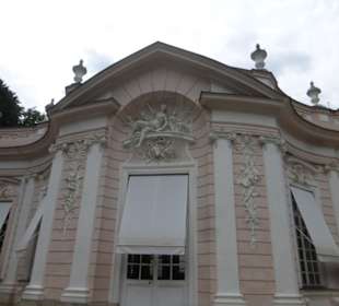 Bei der Amalienburg im Schlosspark Nymphenburg