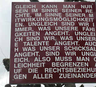 Vor dem Bundesverfassungsgericht  in Karlsruhe