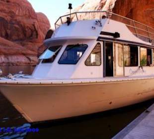 Touristenboot zur Rainbow Bridge