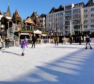 Eisbahn auf dem Neumarkt