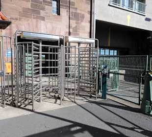 Zugang zur Schleuse des Wasserstraßenkreuzes