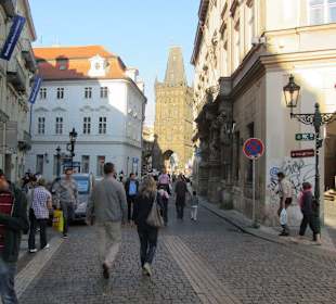 Weg von der Altstadt aus-im Hintergrund der Turm