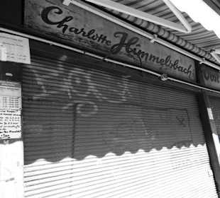 Aufgelassene Marktbude