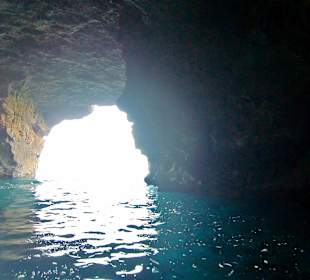 Blick aus einer Höhle