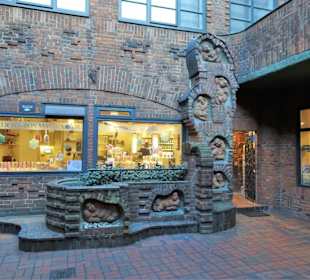 Der "Sieben-Faulen-Brunnen" der Böttcherstraße