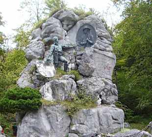 Denkmal auf dem Pass Lueg