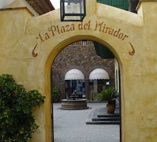 Eingang zum Shopping-Center