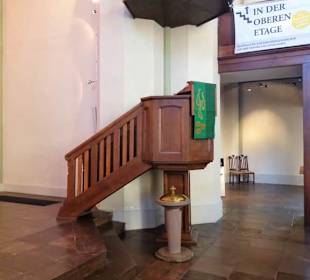 Kanzel der Christus- und Garnisonskirche